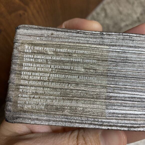 MAC Holiday Shiny Pretty Things Face Palette Fair String Lights Sweater Weather. - Picture 6 of 6